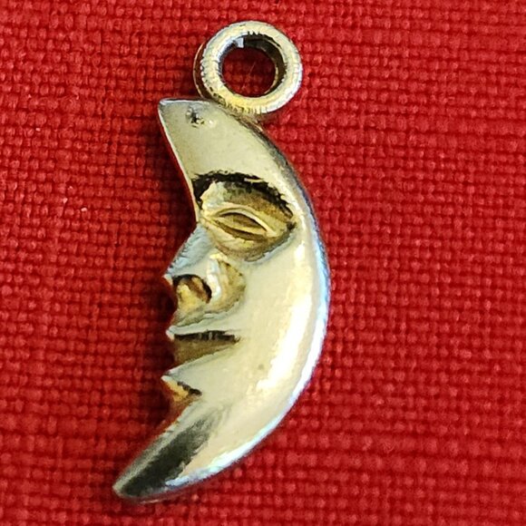 Vintage "MAN IN THE MOON" Half Cresent Celestial Gold Toned Pendant - Picture 4 of 4
